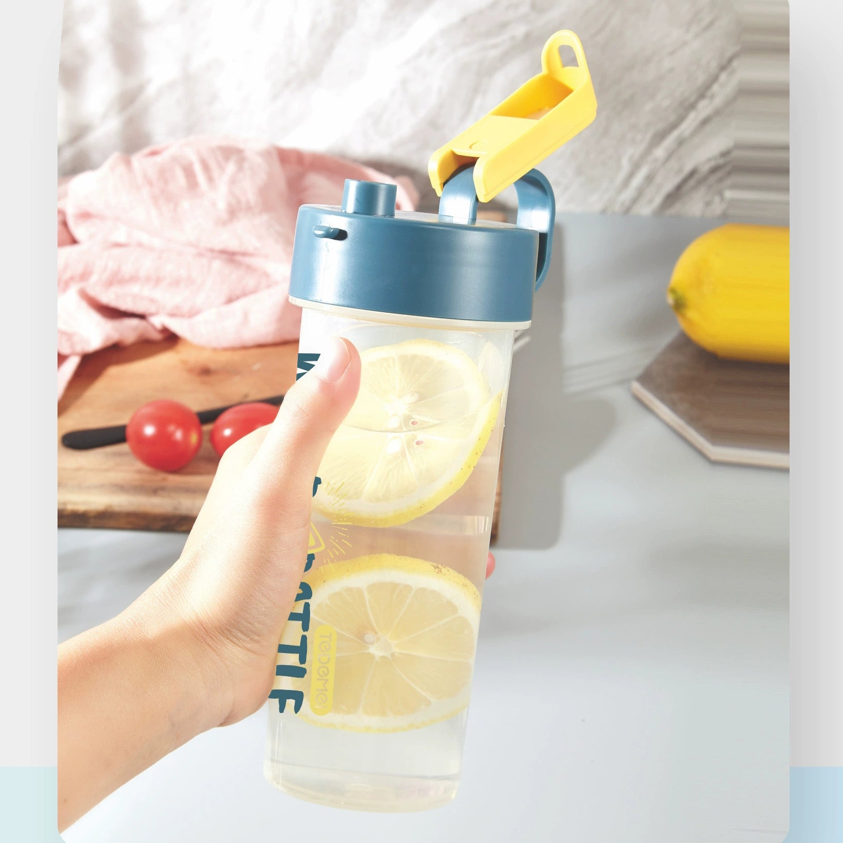 540ml Leakproof Portable Water Bottle with Locking Lid
